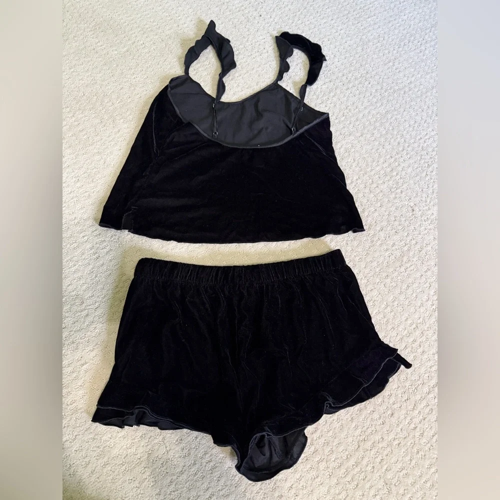 Victoria's Secret Velvet Pajama Set - Picture 2 of 4